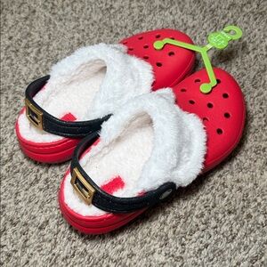 Kids Christmas Lined Crocs Santa Claus‎ Size 2